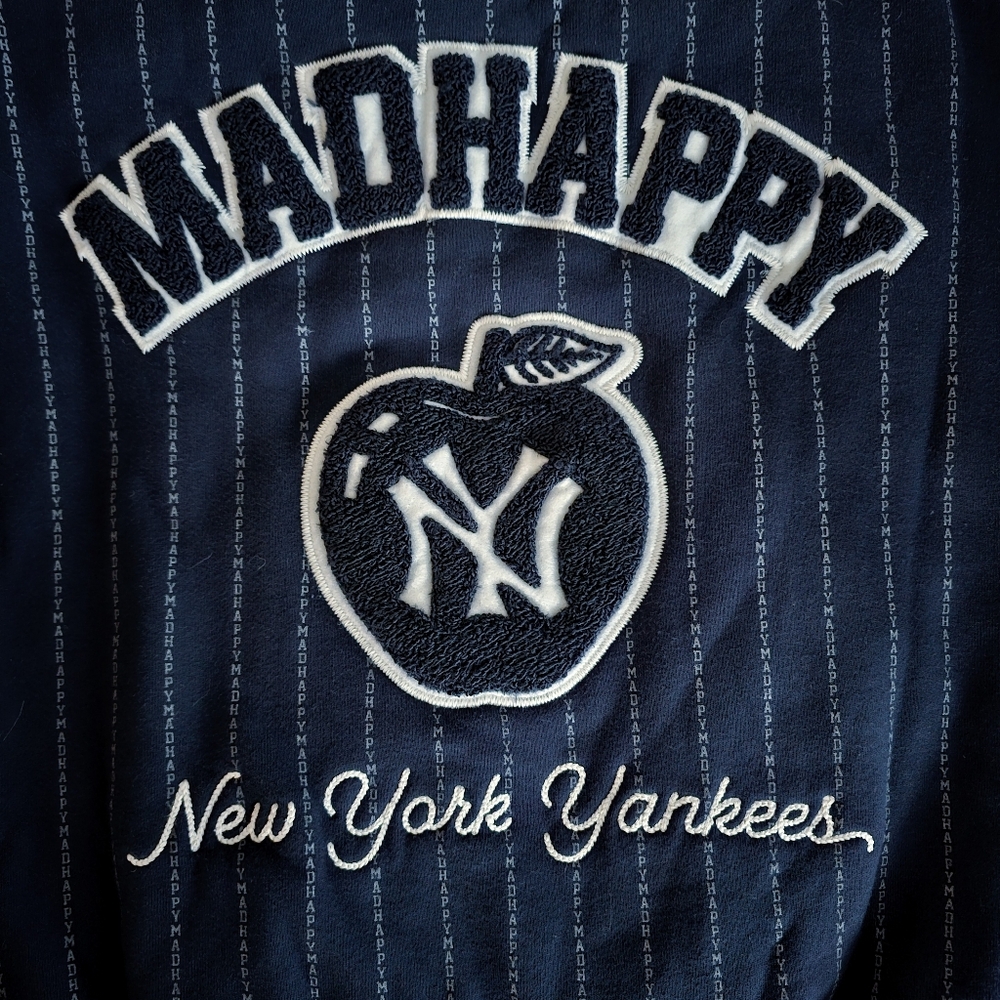 New MADHAPPY New York Yankees Crewneck Sweatshirt - XS - Picture 3 of 7